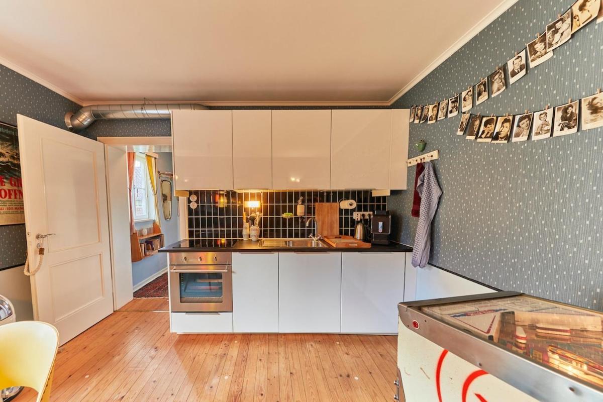Vintage Style Uni-nah Parkplatz, Hey, 1958! Apartment *